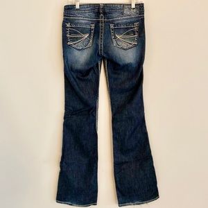 Silver Jeans Twisted But Cut Style